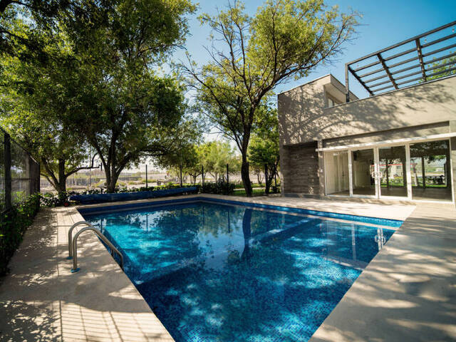 #33 - Casa para Venta en Apodaca - NL - 2