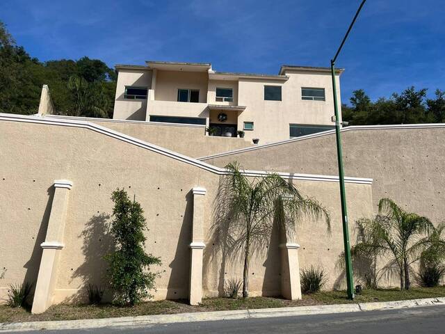 Venta en sierra alta - Monterrey
