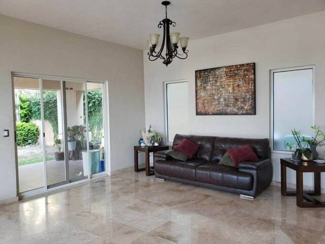 #34 - Casa para Venta en Monterrey - NL - 2