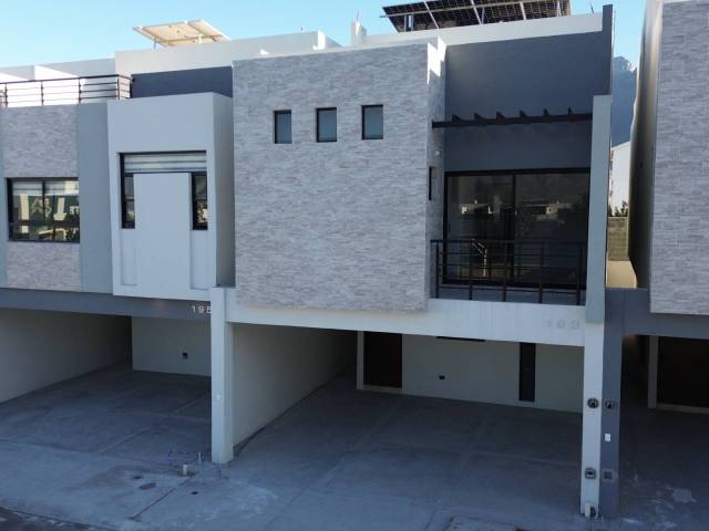 #36 - Casa para Venta en García - NL - 1